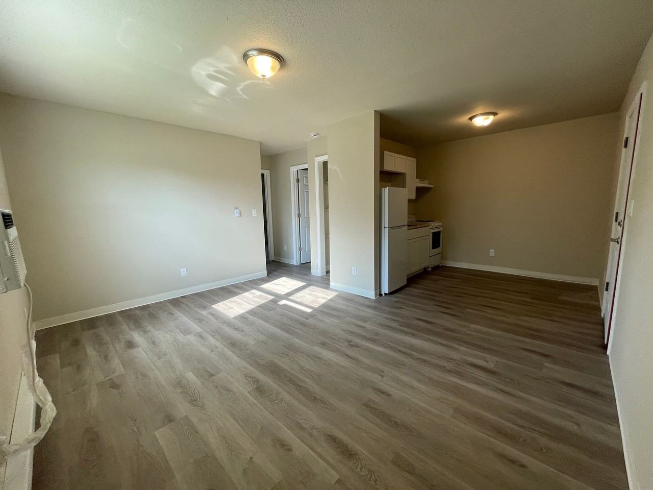 2413 24th St - Photo 3 of 7