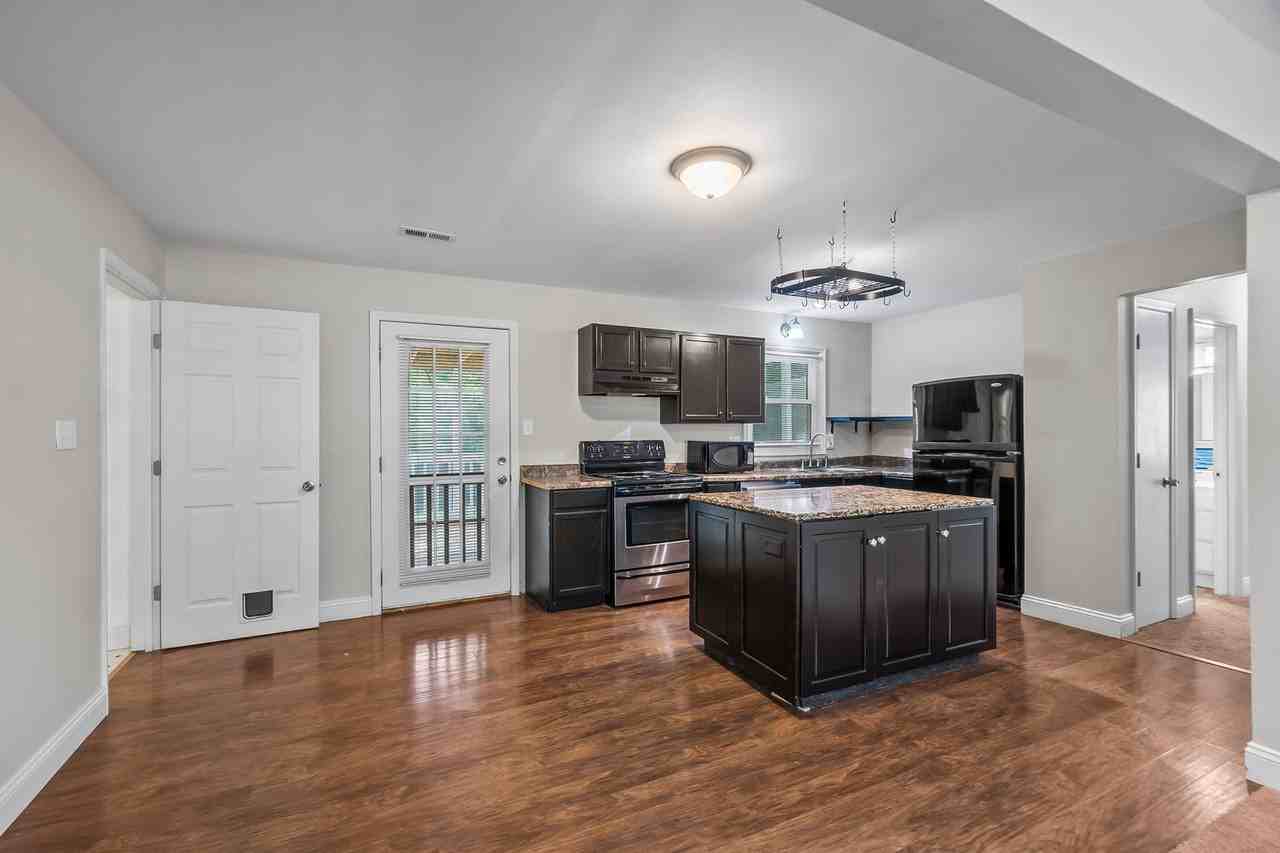 719 E Jefferson St - Photo 5 of 22