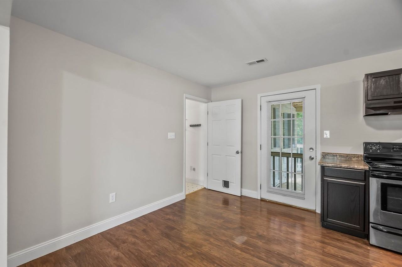 719 E Jefferson St - Photo 6 of 22