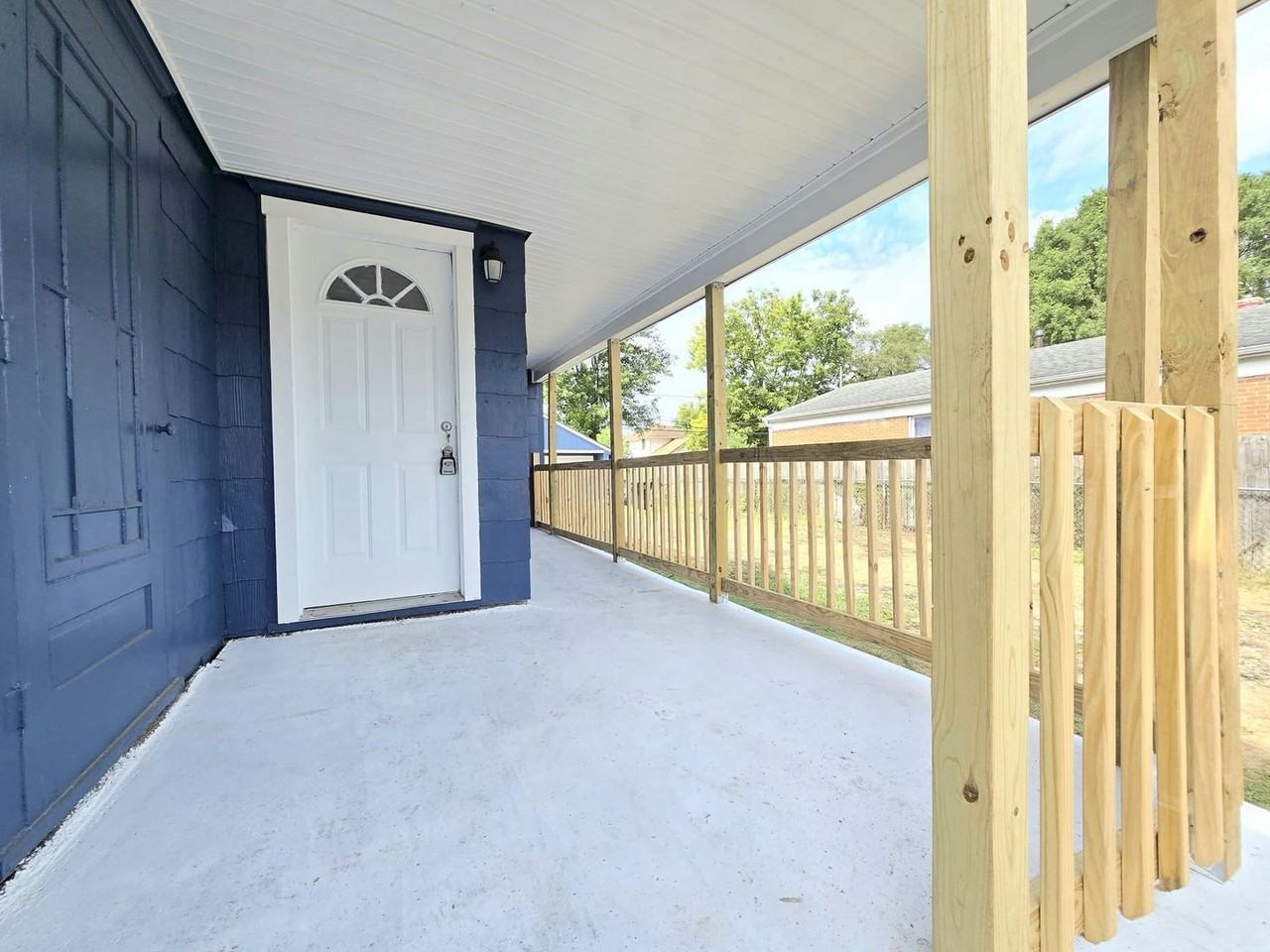 605 S Kaley St - Photo 2 of 24