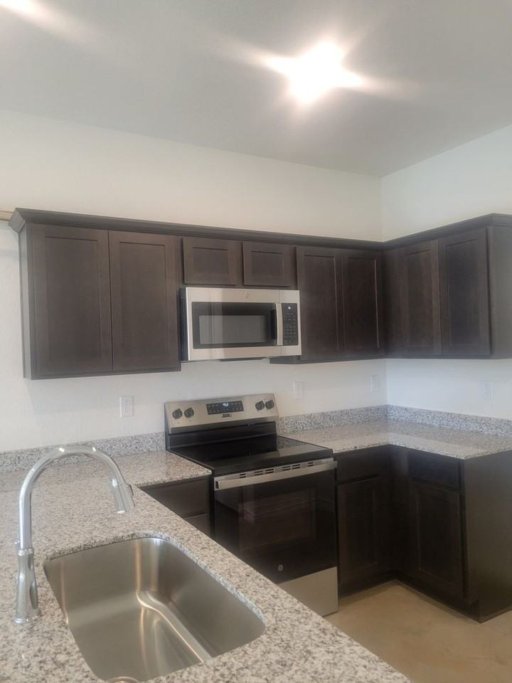 1265 Lehmann - Photo 6 of 21