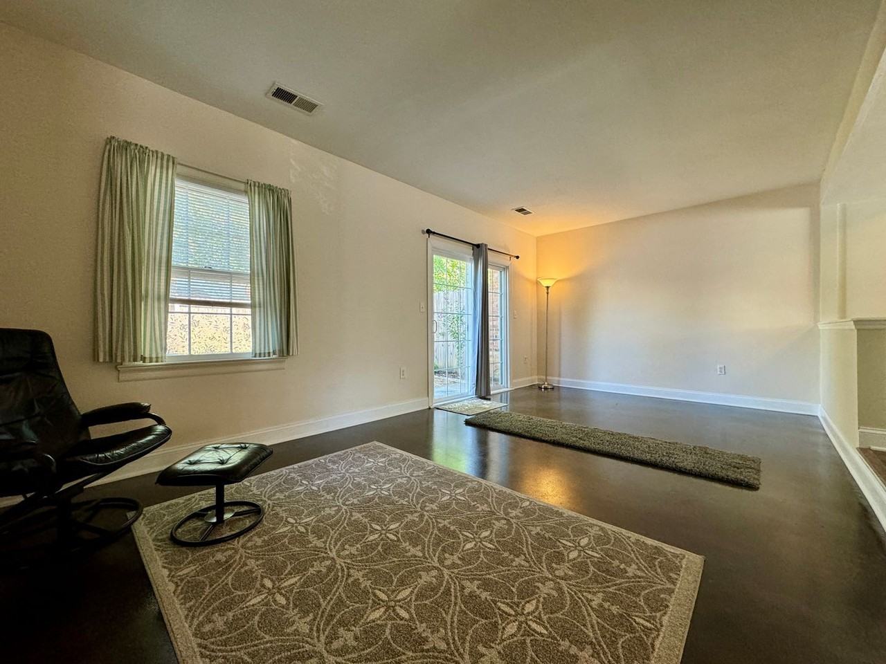 2716 Newton Ct - Photo 3 of 24