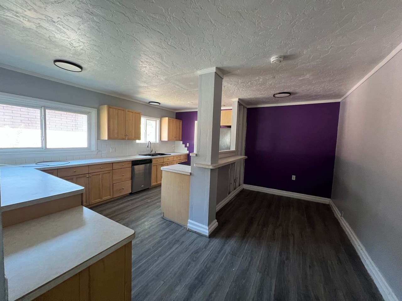 384 Park Ave - Photo 3 of 13