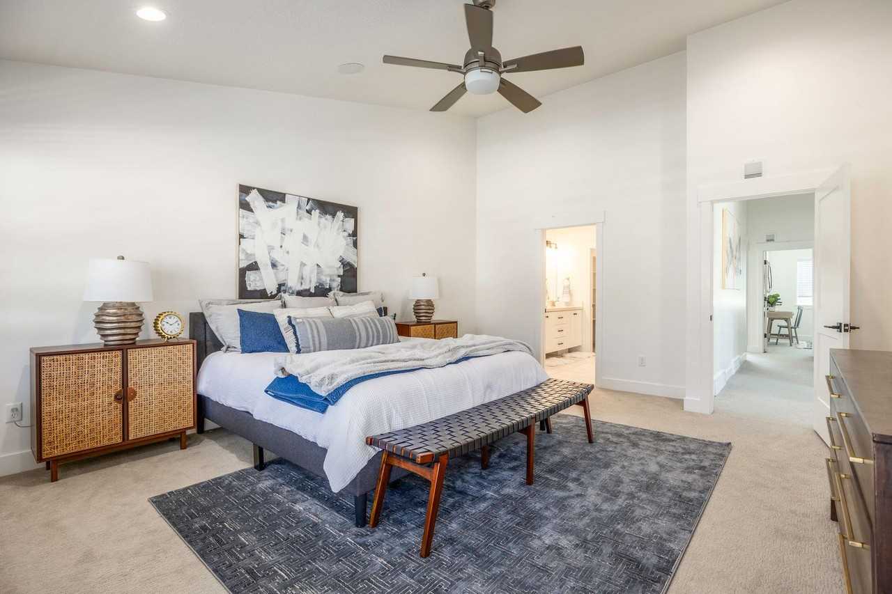 1141 N 520 W - Photo 2 of 36