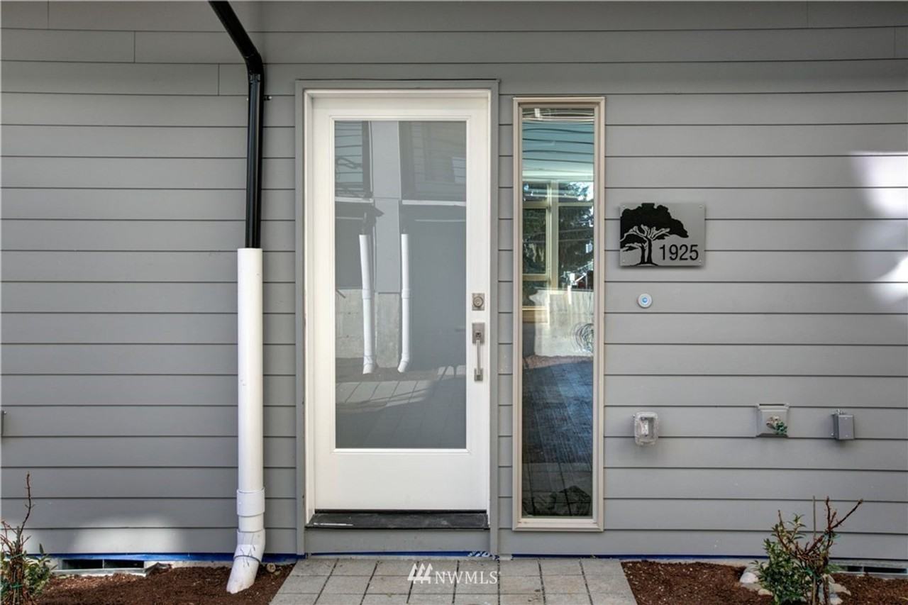 1925 13th Avenue South - Photo 2 of 25