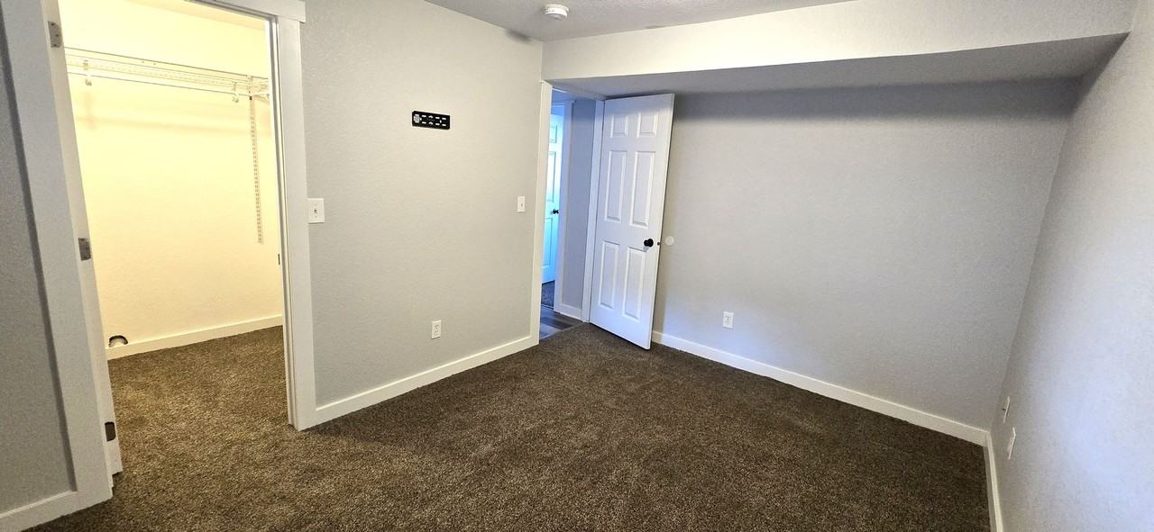 2215 Wagonhammer Ln - Photo 7 of 12