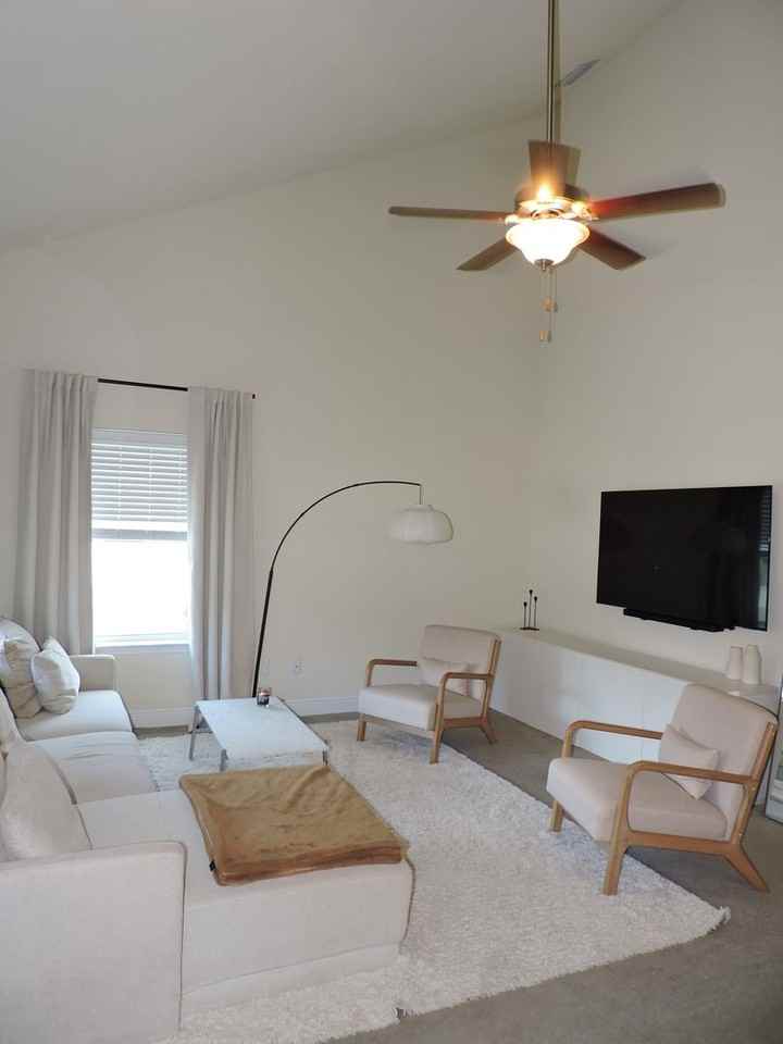 300 Seamarge Ln - Photo 3 of 26