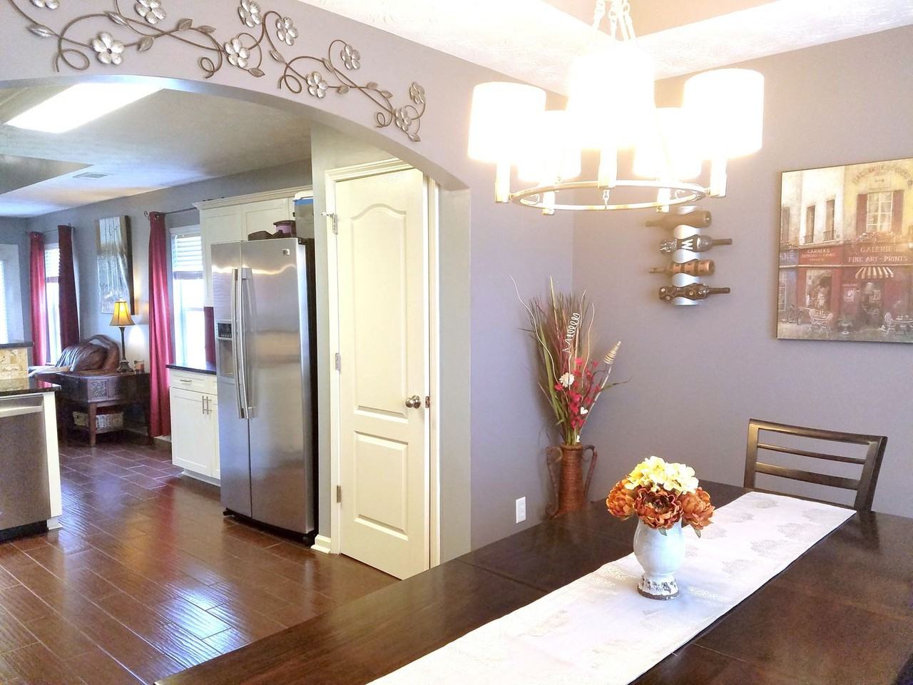 611 Thornton Pl - Photo 2 of 42