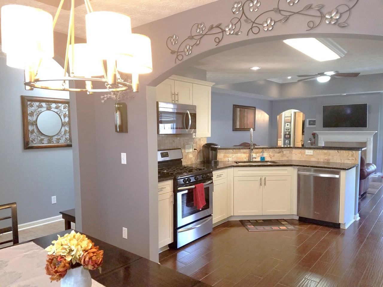 611 Thornton Pl - Photo 3 of 42