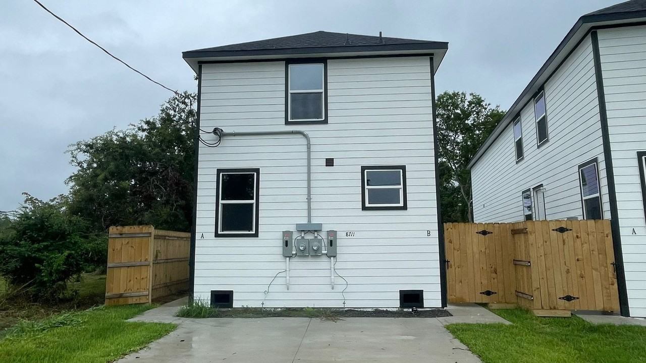 8711 Southwark St #A - Photo 2 of 13