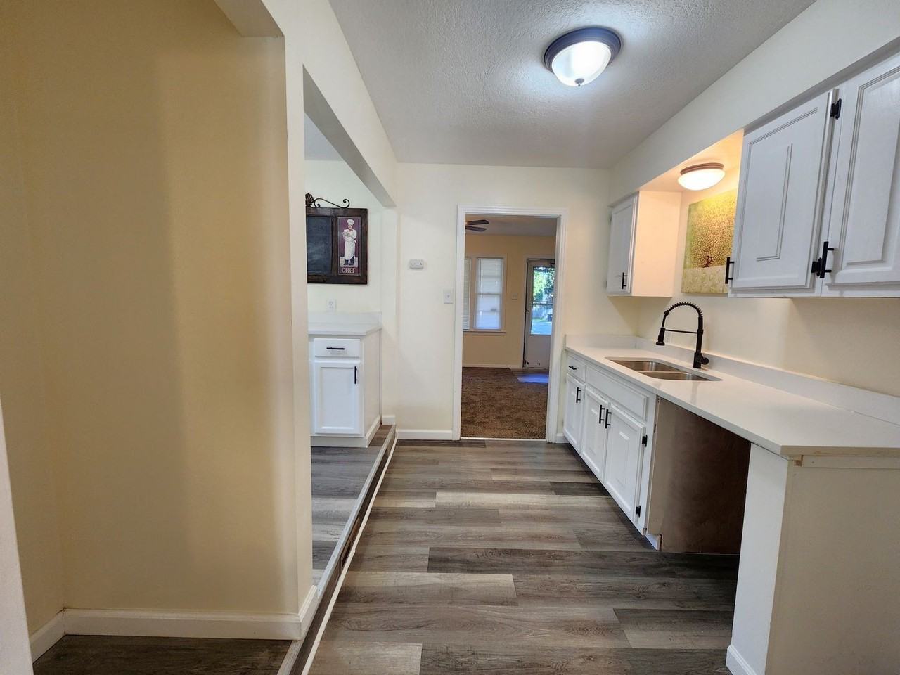 917 Sw Watson Ave - Photo 5 of 32
