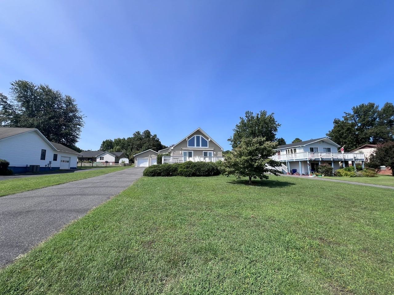 187 Haulover Cir - Photo 3 of 50