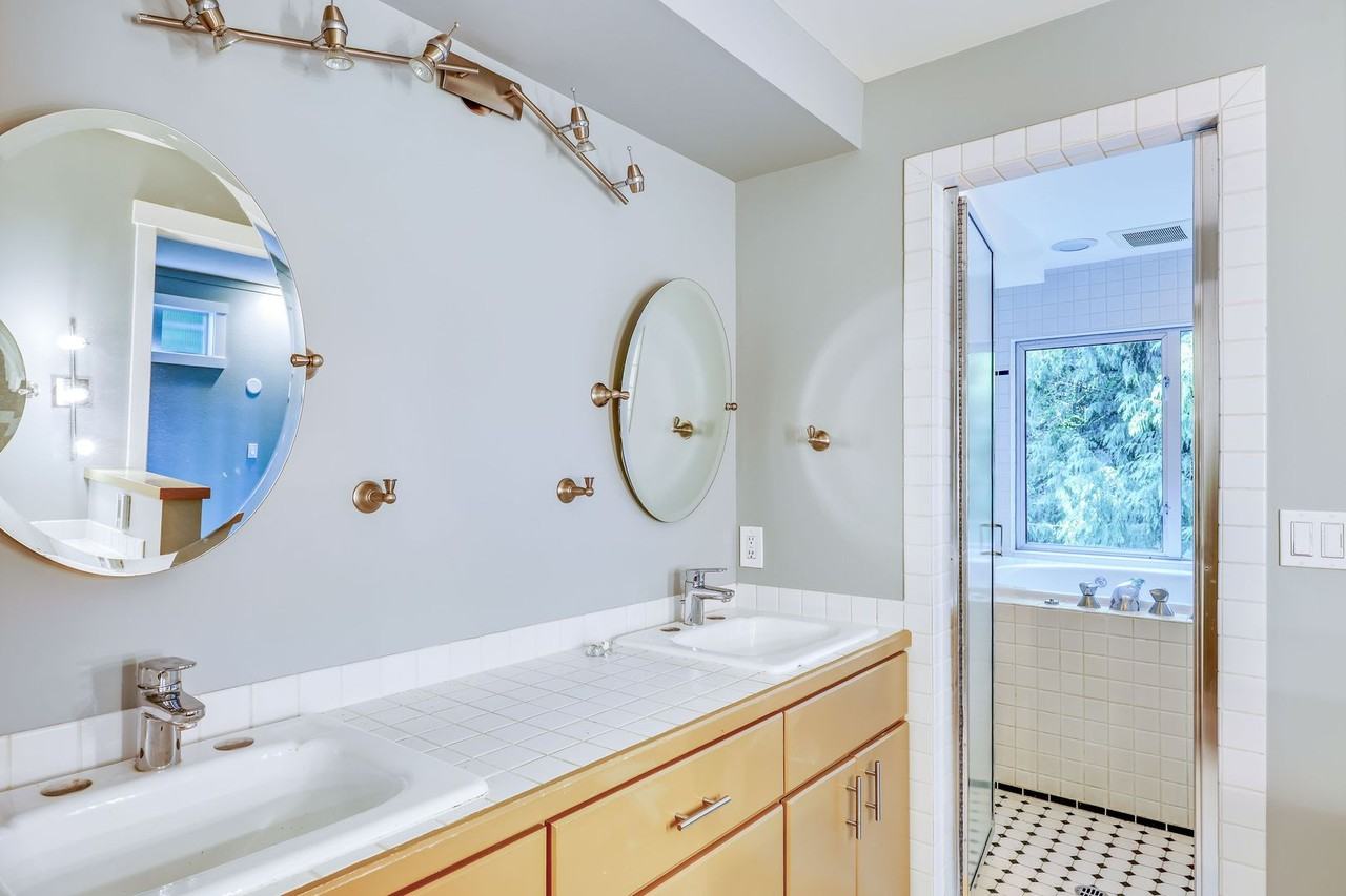 9375 Eric Pl Ne - Photo 2 of 41