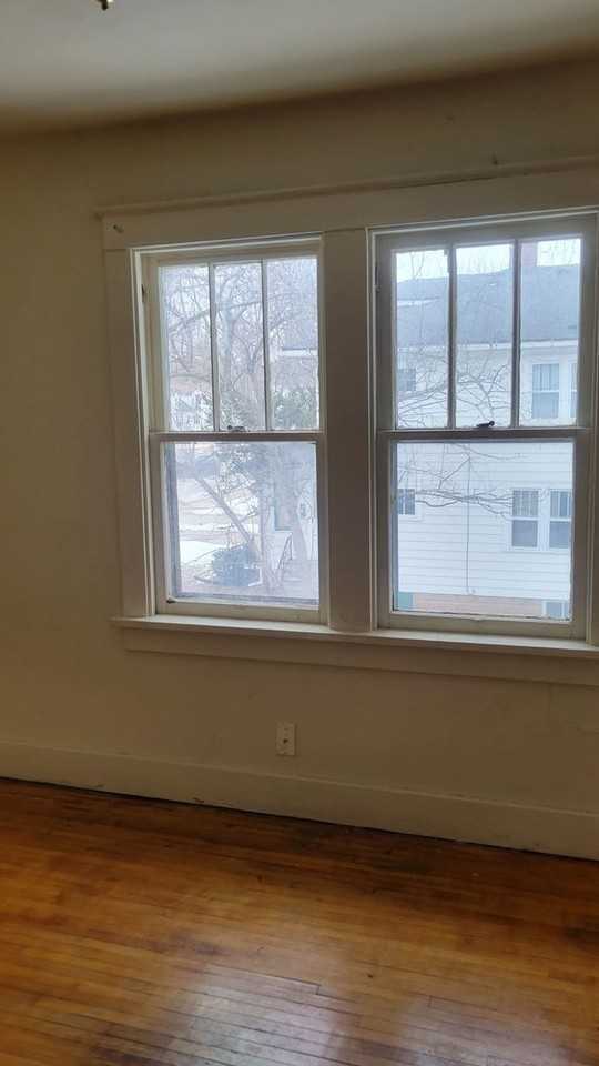 1227 12th Ave - Photo 3 of 14