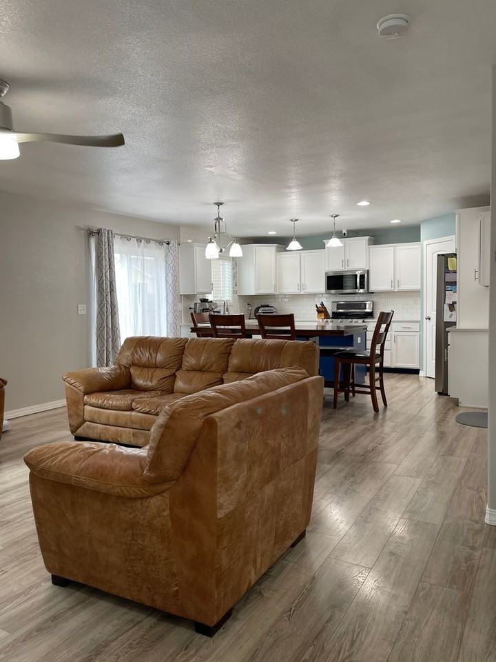 6521 Donahue Dr - Photo 5 of 40