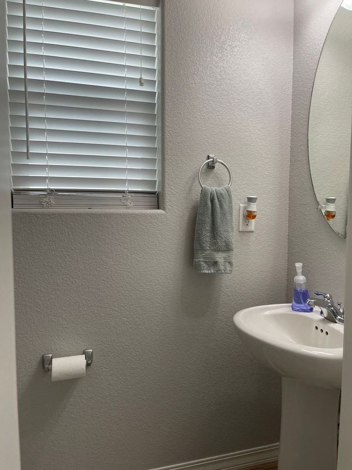 6521 Donahue Dr - Photo 6 of 40
