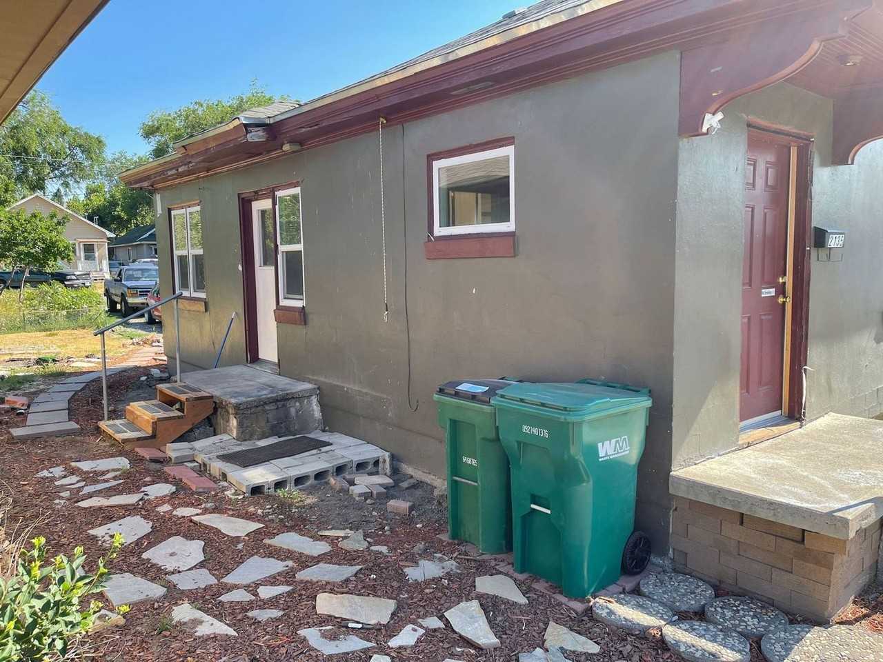 2135 Eberlein Ave - Photo 2 of 9