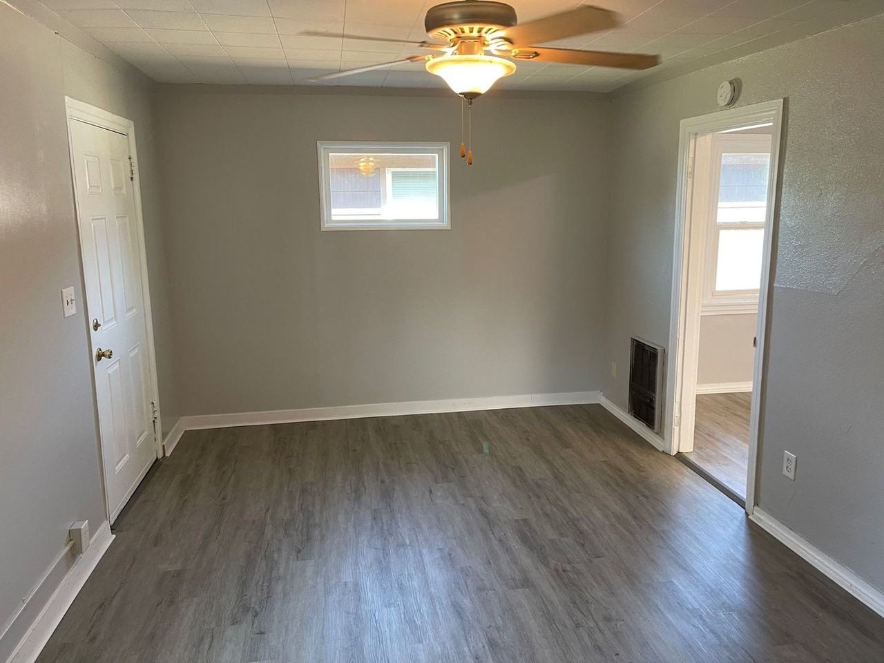 2135 Eberlein Ave - Photo 4 of 9