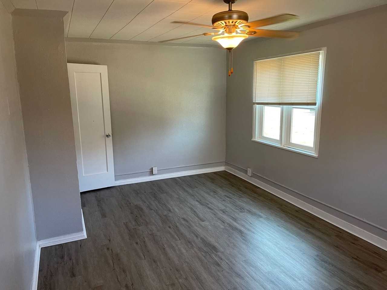 2135 Eberlein Ave - Photo 7 of 9