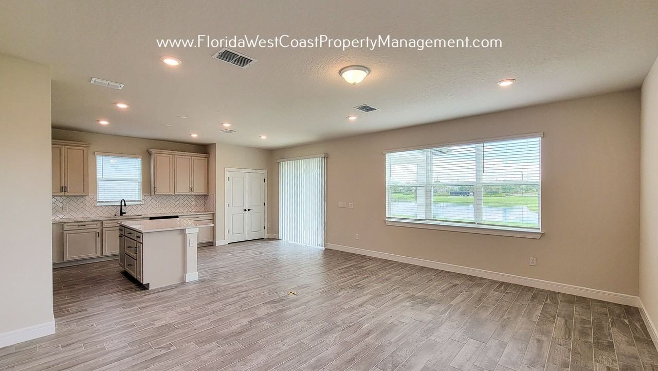 9308 Lamine Way - Photo 3 of 37