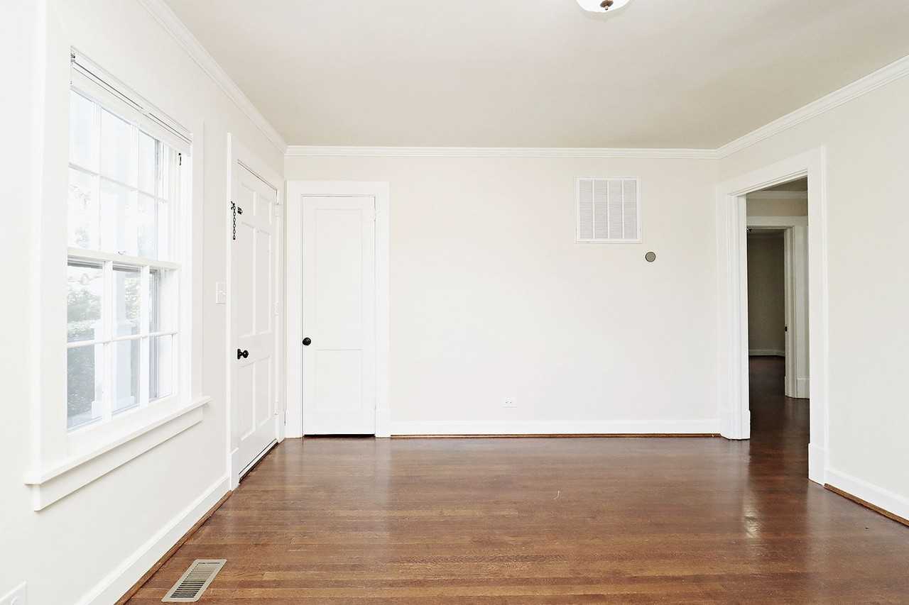 1000 Blenheim Ave - Photo 2 of 19