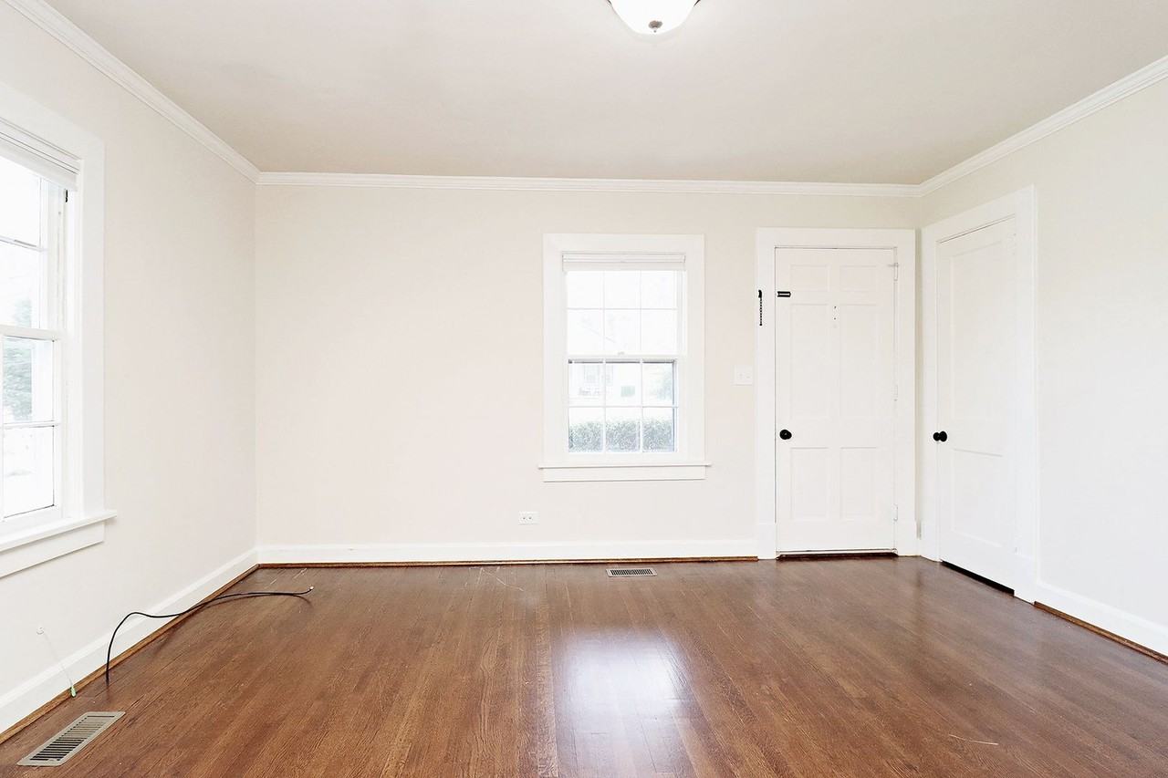 1000 Blenheim Ave - Photo 3 of 19