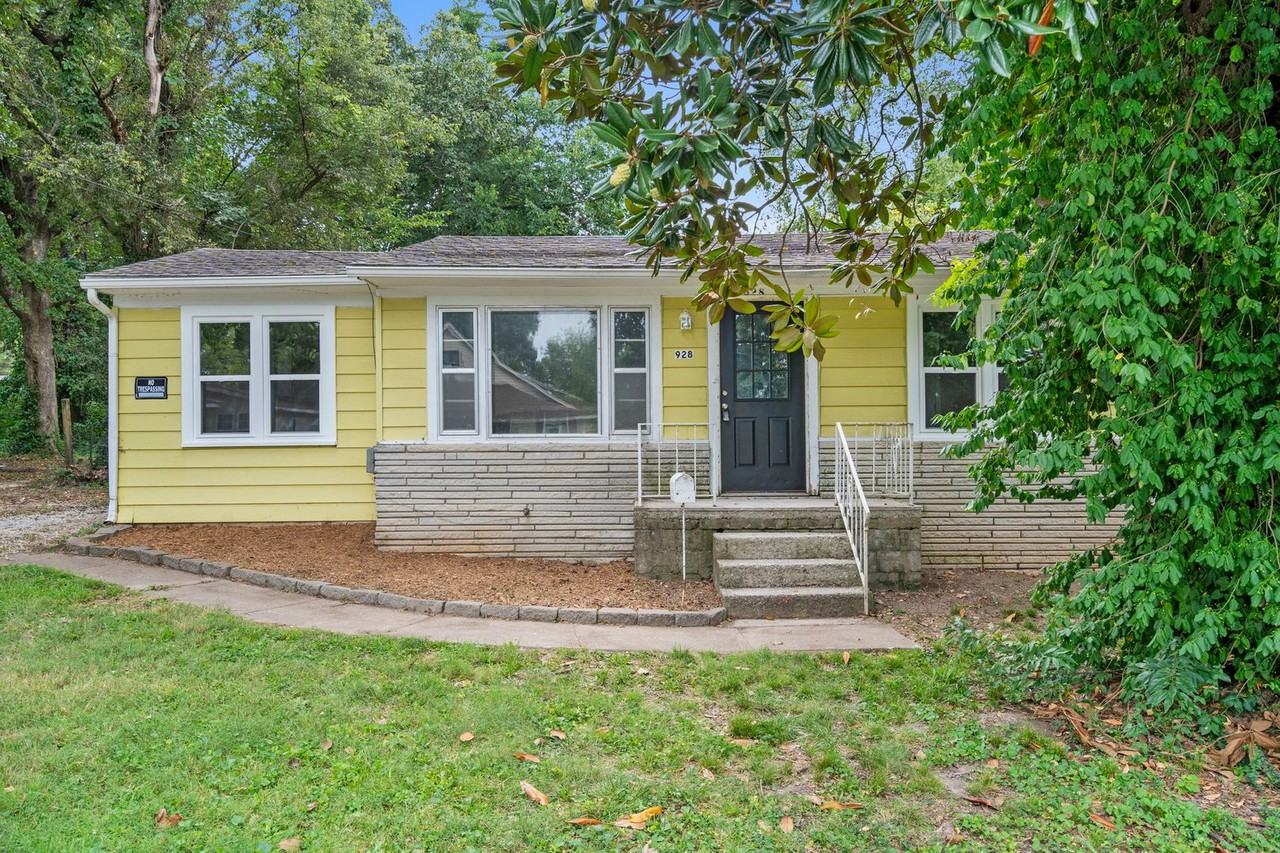 928 W Kerr St - Photo 2 of 21
