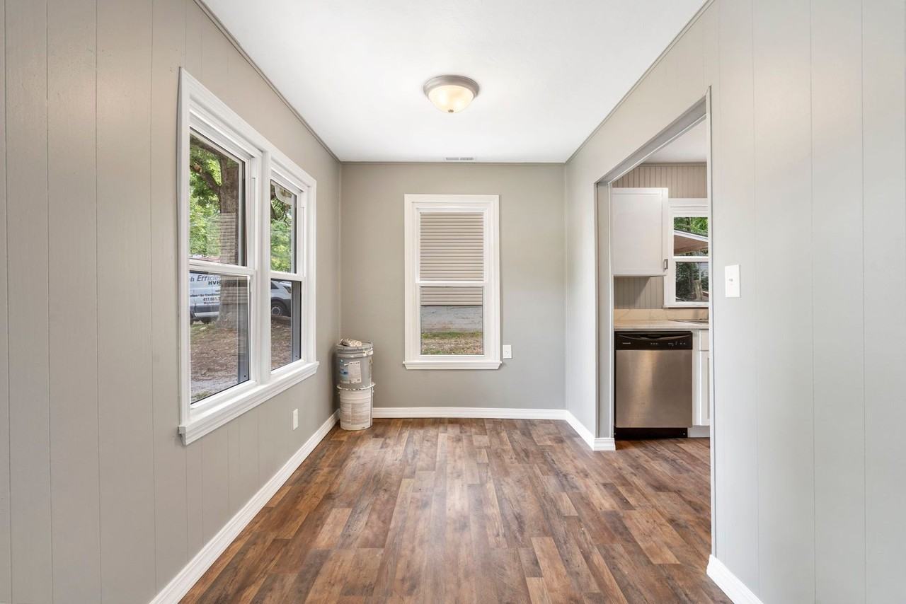 928 W Kerr St - Photo 6 of 21