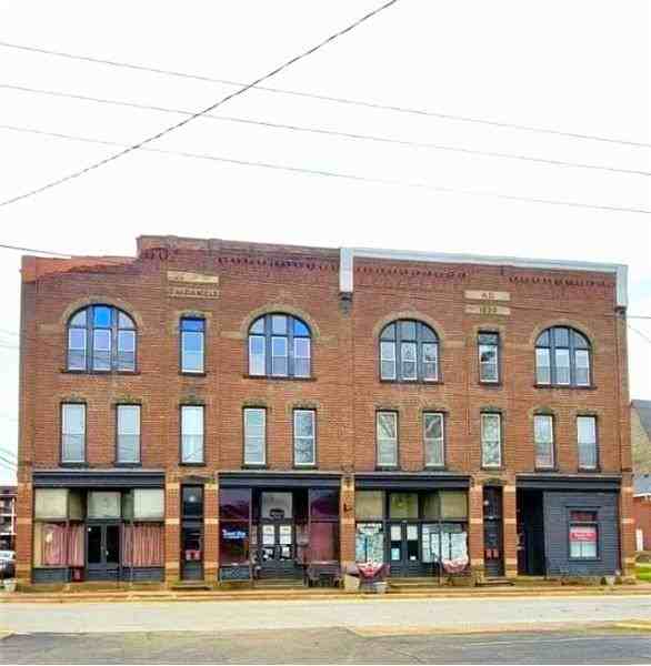 212 1/2 Main St - Photo 2 of 9