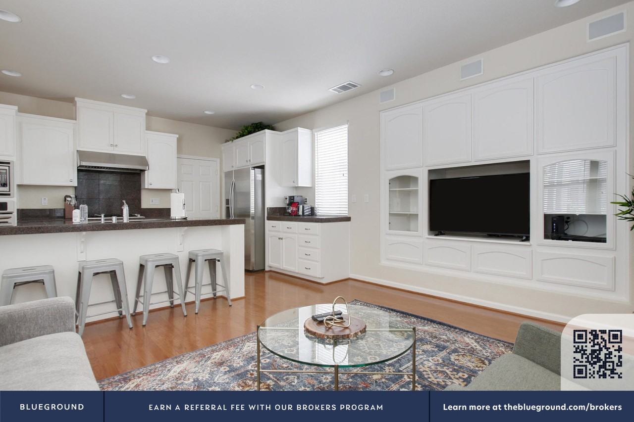 4176 Martinez Ct #1511 - Photo 5 of 29