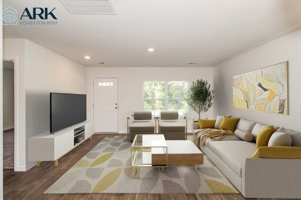 1304 Gardner St - Photo 3 of 17