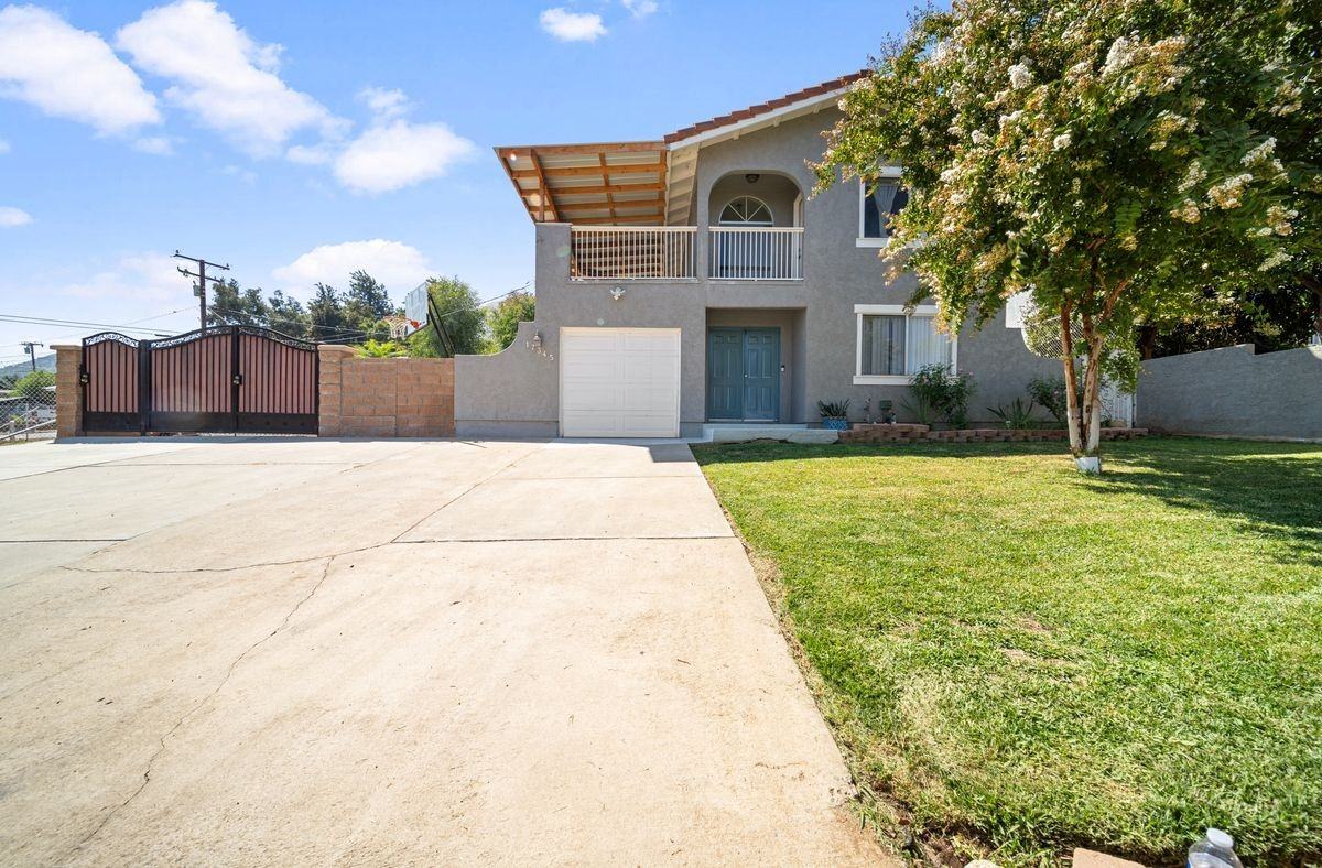 17345 Anthony Ave - Photo 2 of 24