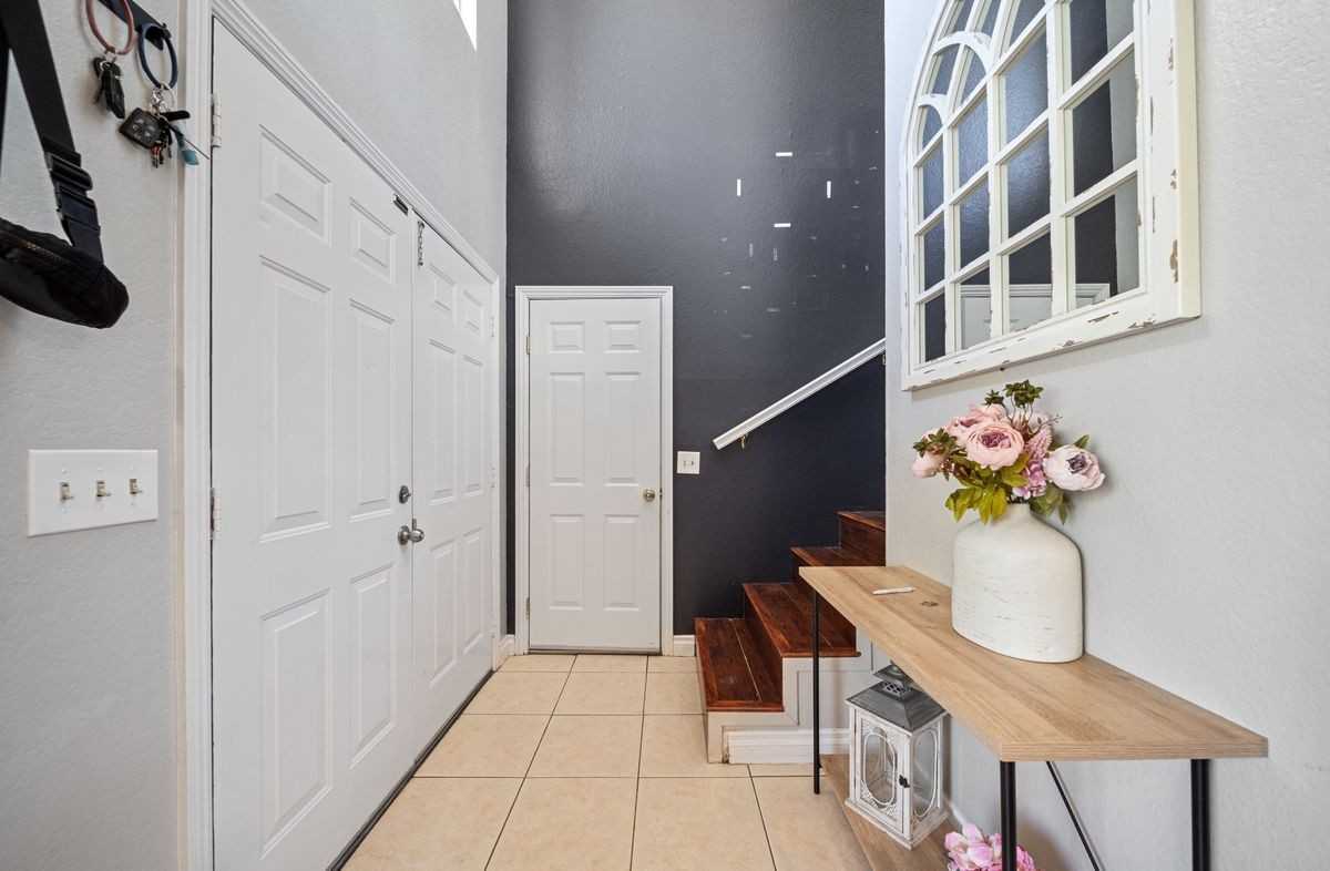 17345 Anthony Ave - Photo 3 of 24