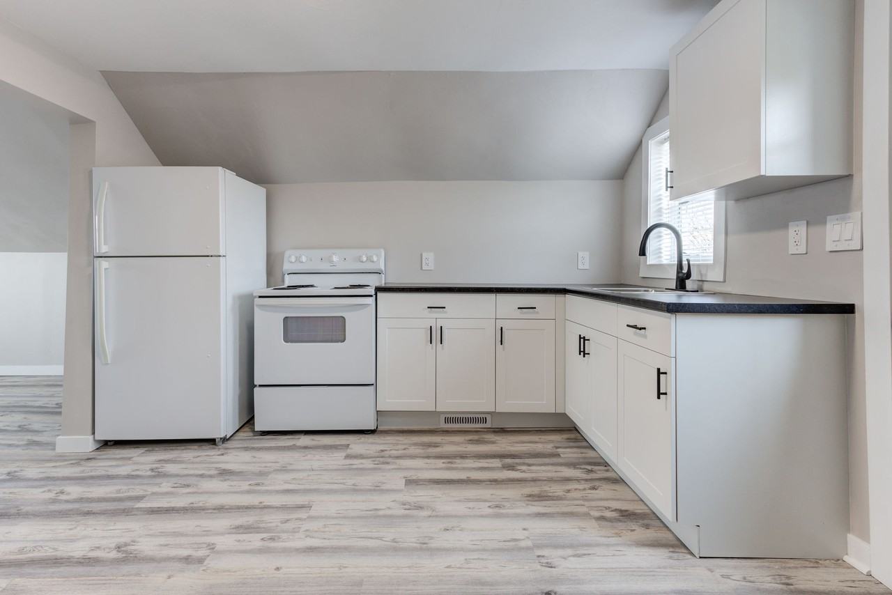 124 Roger Street - Photo 2 of 12