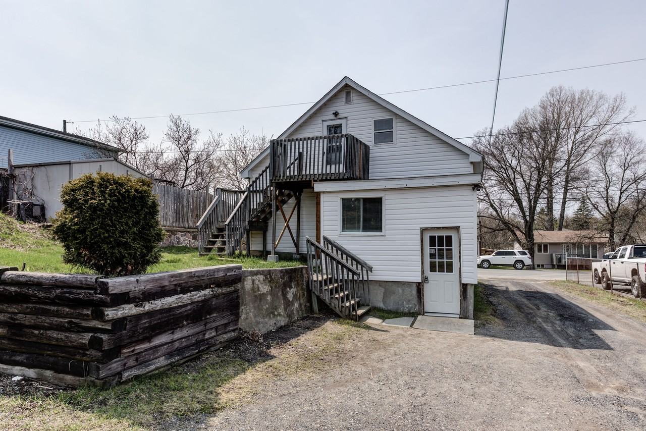 124 Roger Street - Photo 3 of 12