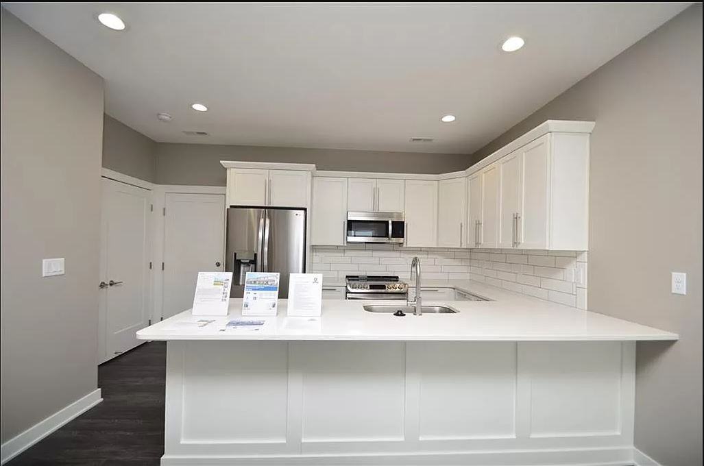 660 Se Greyson Ln #660 - Photo 3 of 15