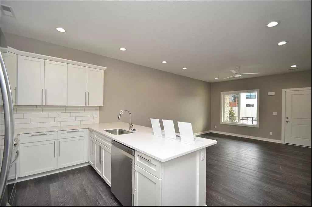 660 Se Greyson Ln #660 - Photo 5 of 15