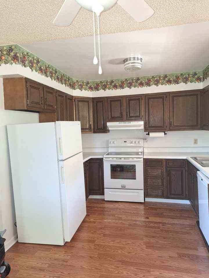 1927 Burlington Ave #1927 - Photo 4 of 13