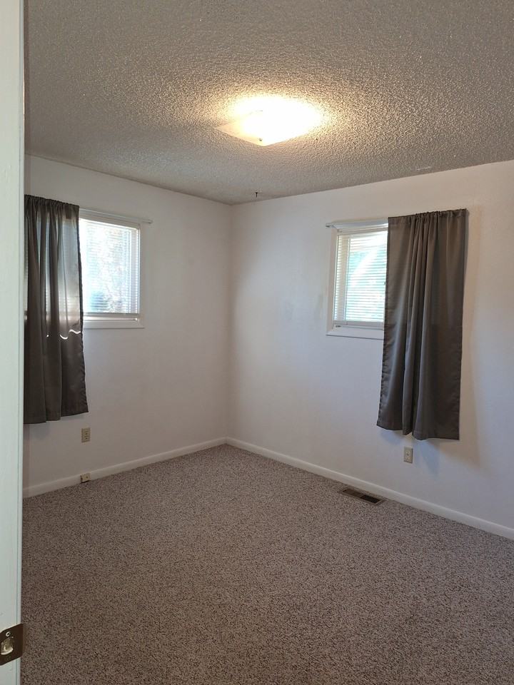 1927 Burlington Ave #1927 - Photo 7 of 13