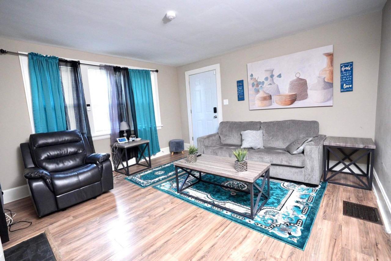 Yarmouth Ave #NA - Photo 3 of 9