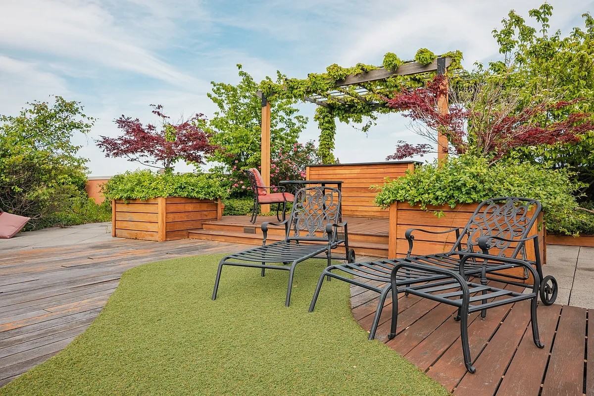 487 Keap Street #405 - Photo 2 of 17