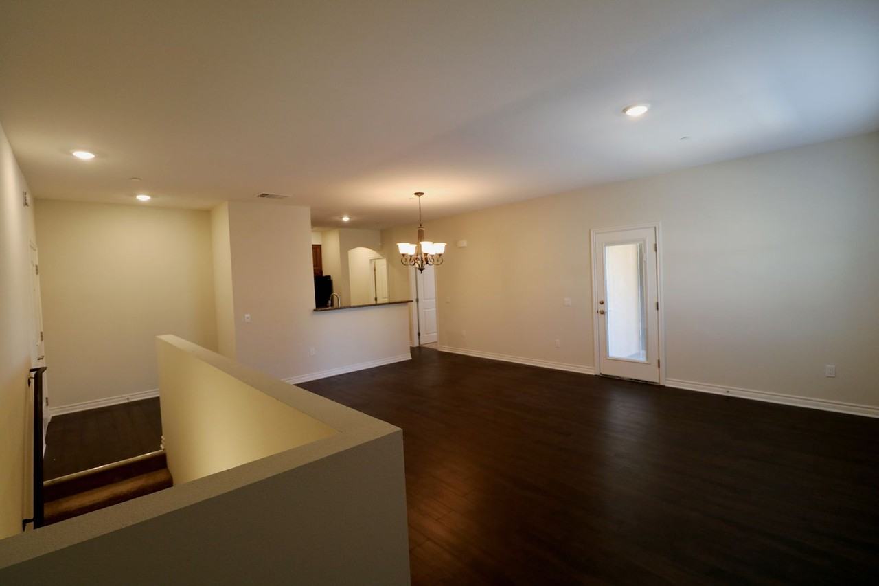 Santa Barbara Luxury Apartment Homes - Photo 4 of 25