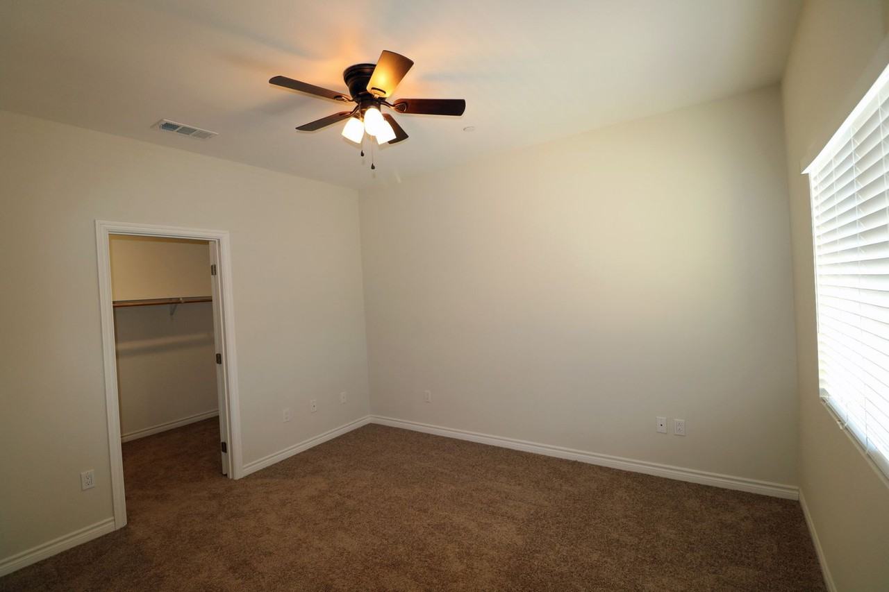 Santa Barbara Luxury Apartment Homes - Photo 6 of 25