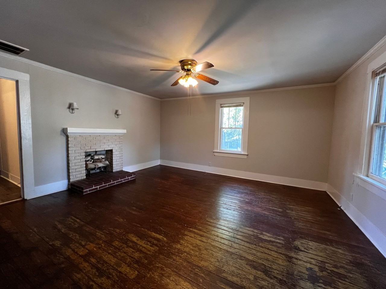 1045 Macon Hwy - Photo 4 of 9