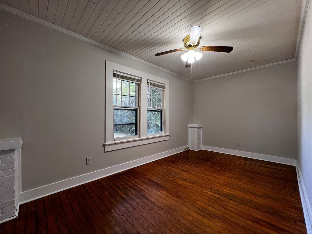 1045 Macon Hwy - Photo 5 of 9