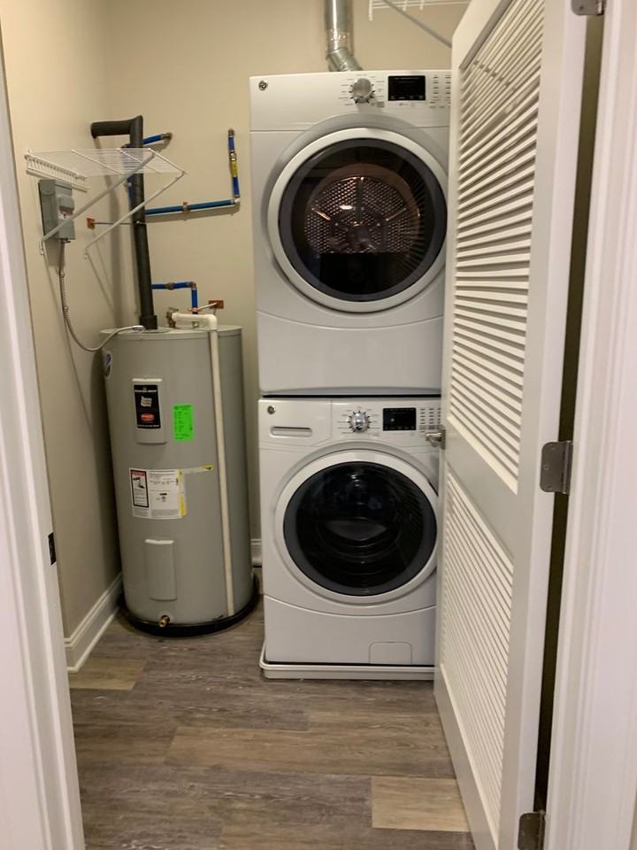 One Dutchess Luxury Waterfront 1, 2, & 3 Bedroom Apartments homes - Photo 4 of 16