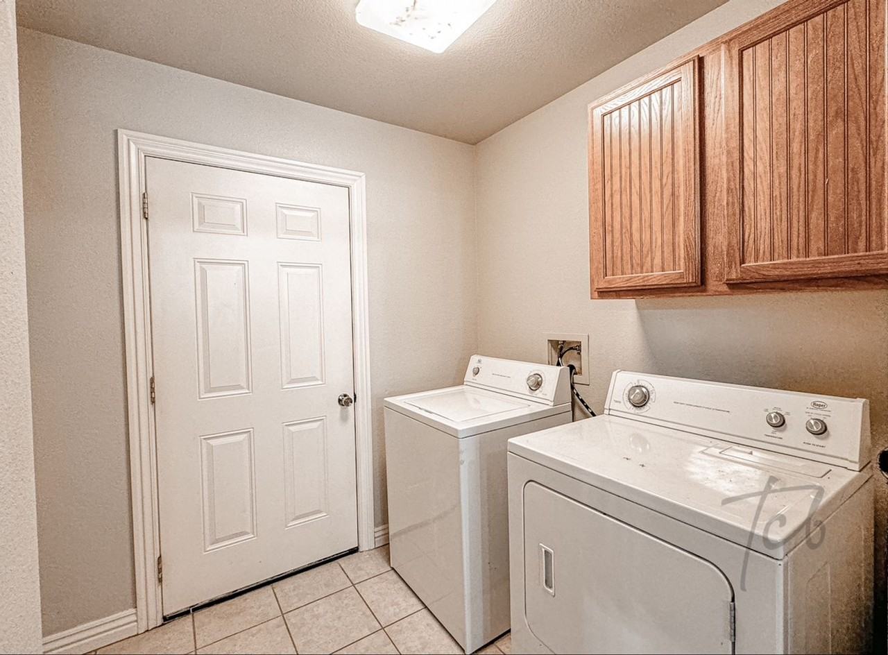 912 S Wood Ave - Photo 7 of 28
