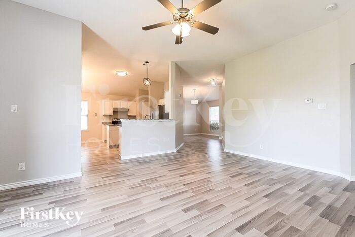 1731 Reynolds St - Photo 2 of 15