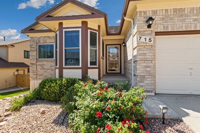 715 Robinglen Ct - Photo 3 of 31