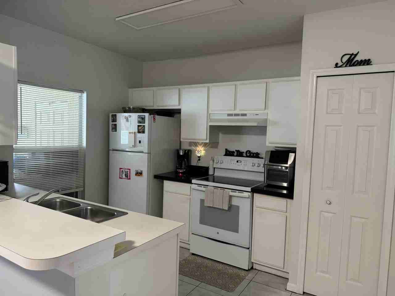 1242 Beckenham Way - Photo 2 of 9